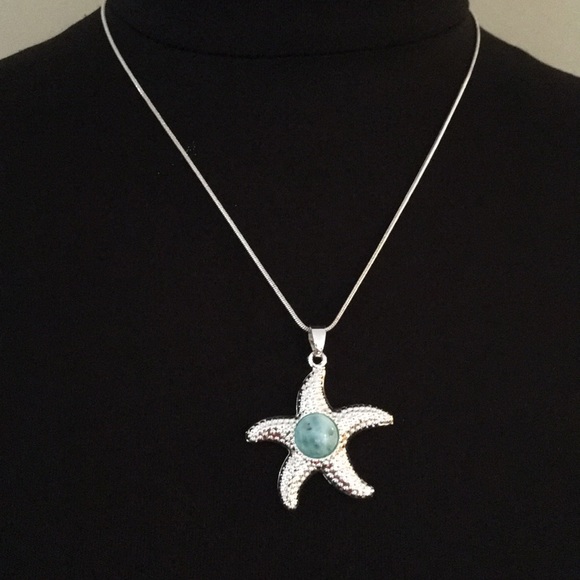 Starfish Necklace - Picture 2 of 8